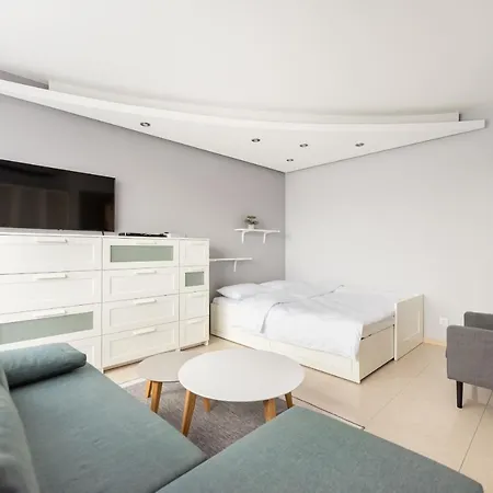 Praga-poludnie Czechowicka By Bookinghost * Warschau