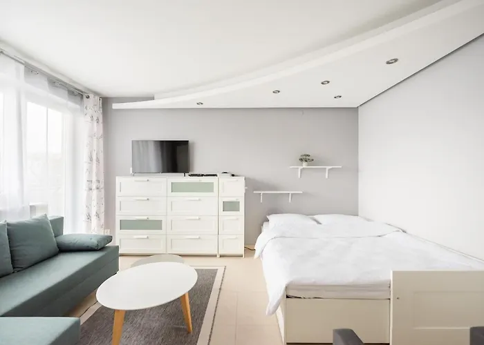 Praga-poludnie Czechowicka By Bookinghost